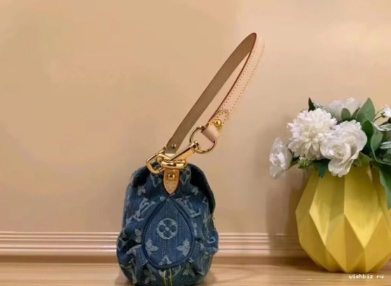 WIS PLEATY VUITTON LOUIS HANDBAG 0725